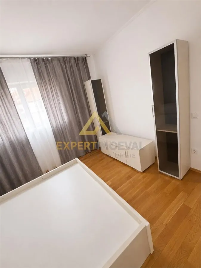 APARTAMENT DE INCHIRIAT â€“ 3 CAMERE  CENTRUL VECHI  STRADA CARPATI - foto 5