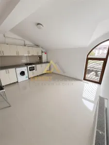 APARTAMENT DE INCHIRIAT â€“ 3 CAMERE  CENTRUL VECHI  STRADA CARPATI - foto 6