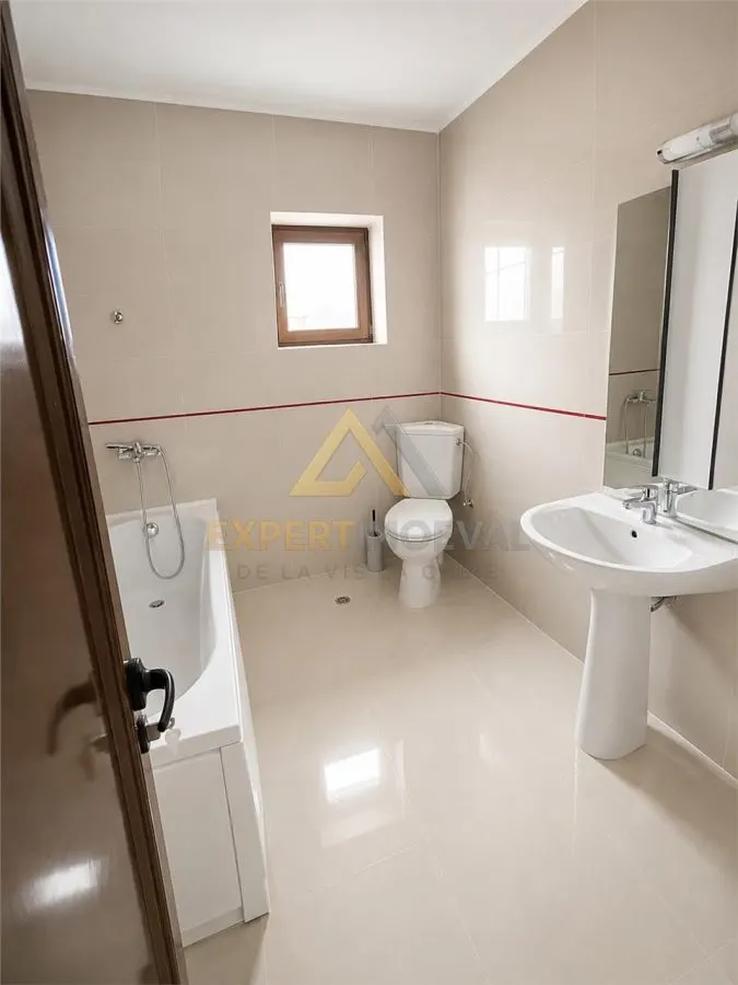 APARTAMENT DE INCHIRIAT â€“ 3 CAMERE  CENTRUL VECHI  STRADA CARPATI - foto 7