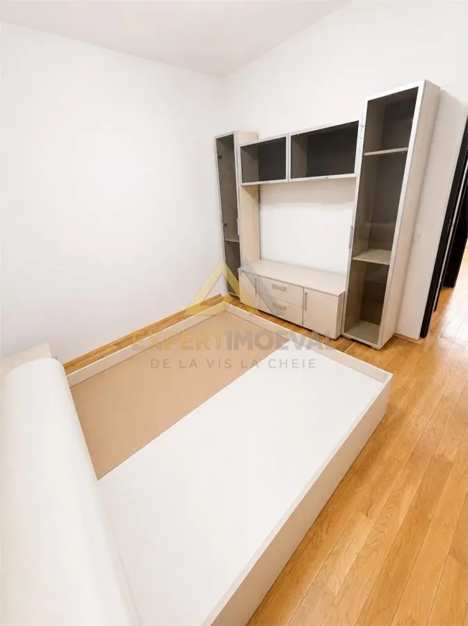 APARTAMENT DE INCHIRIAT â€“ 3 CAMERE  CENTRUL VECHI â€“ STRADA CARPATI - foto 4