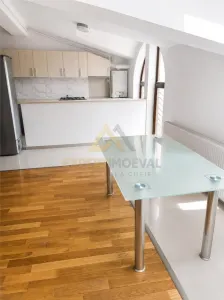 APARTAMENT DE INCHIRIAT â€“ 3 CAMERE  CENTRUL VECHI â€“ STRADA CARPATI - foto 9