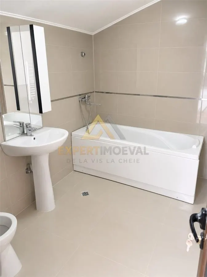 APARTAMENT DE INCHIRIAT â€“ 3 CAMERE  CENTRUL VECHI â€“ STRADA CARPATI - foto 10