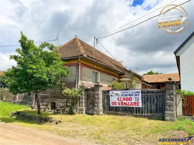Casa din caramida cu 1.087 mp teren, pozitie centrala, utilitati la poarta, Micfalau, Covasna - Micfalau