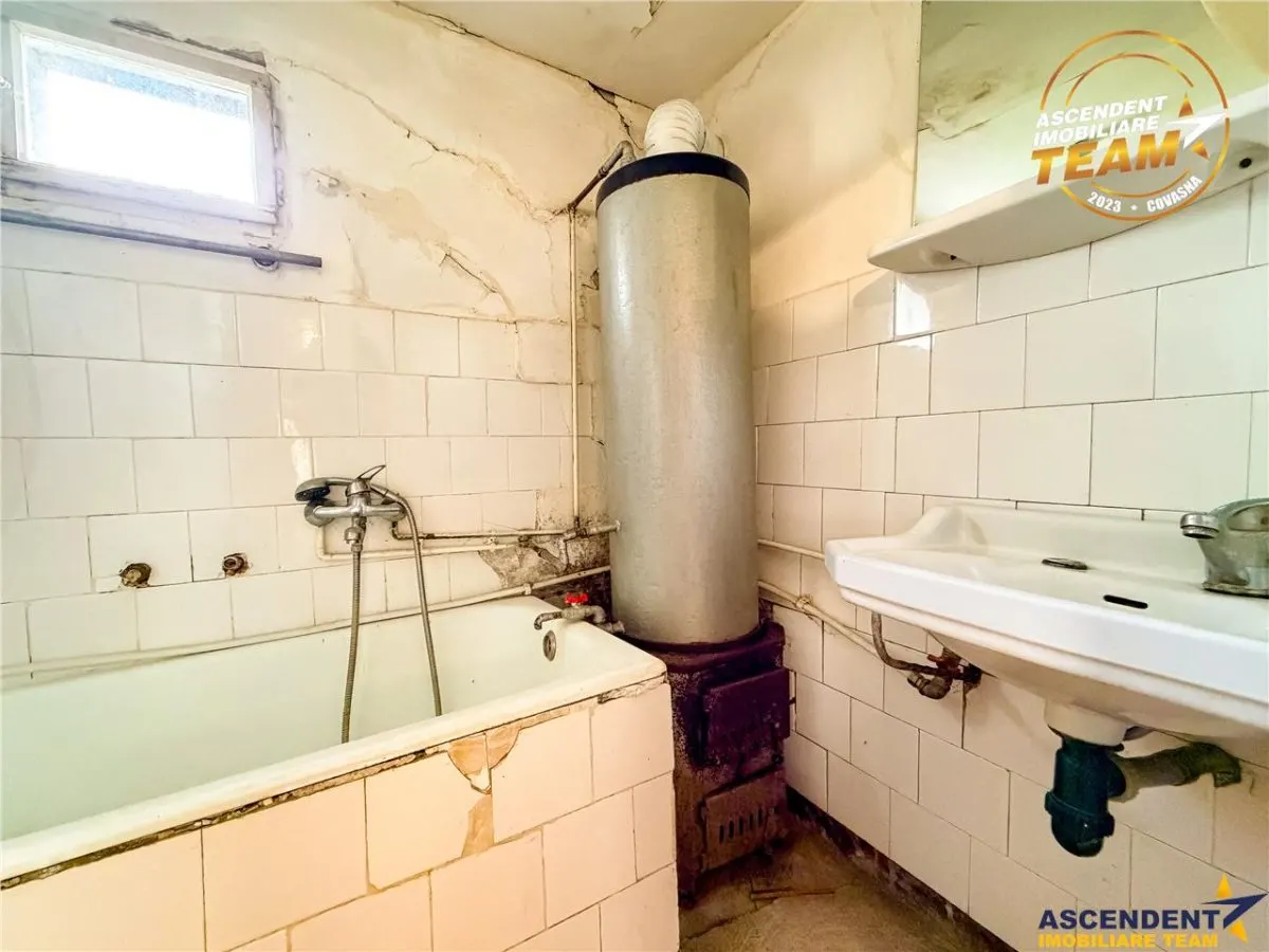 Casa din caramida cu 1.087 mp teren, pozitie centrala, utilitati la poarta, Micfalau, Covasna - foto 10