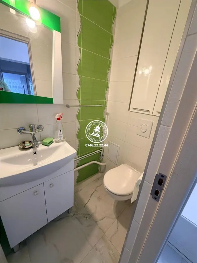 Apartament cu 3 camere decomandat  Dacia, bloc 1990 - foto 13