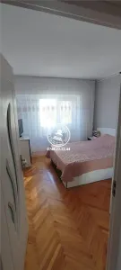 Apartament cu 3 camere decomandat  Dacia, bloc 1990 - foto 3