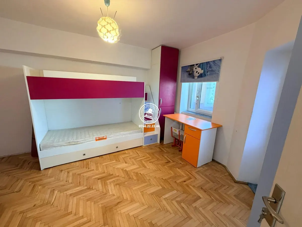Apartament cu 3 camere decomandat  Dacia, bloc 1990 - foto 24