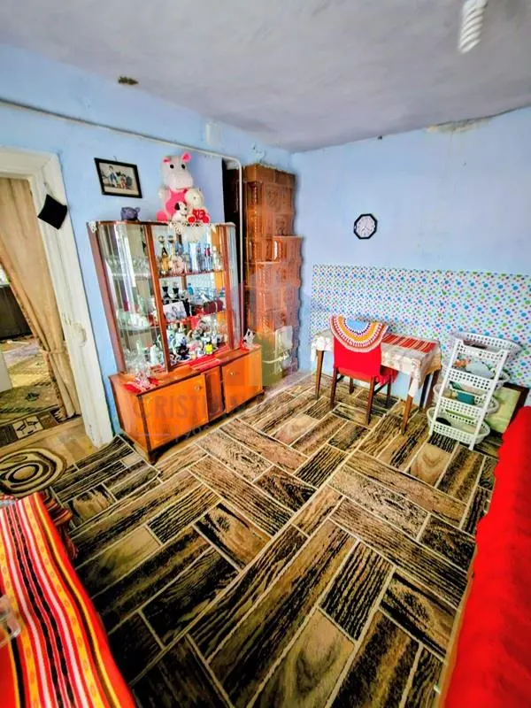 Teren 246 mp+Casa batraneasca Spit.Judetean Radu Negru - Buzaului - foto 11