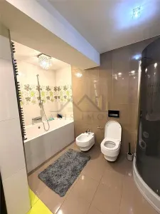 Apartament modern 3 camere conf 1 decomandat Zona Centru - foto 6