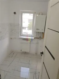 RENOVAT!! Ap 2 Camere,  ETAJ 1,conf II Sporit, zona Obor - foto 3
