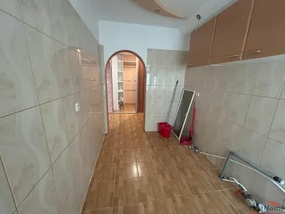 Apartament cu 2 camere de vanzare, zona centrala (Capela) - foto 4