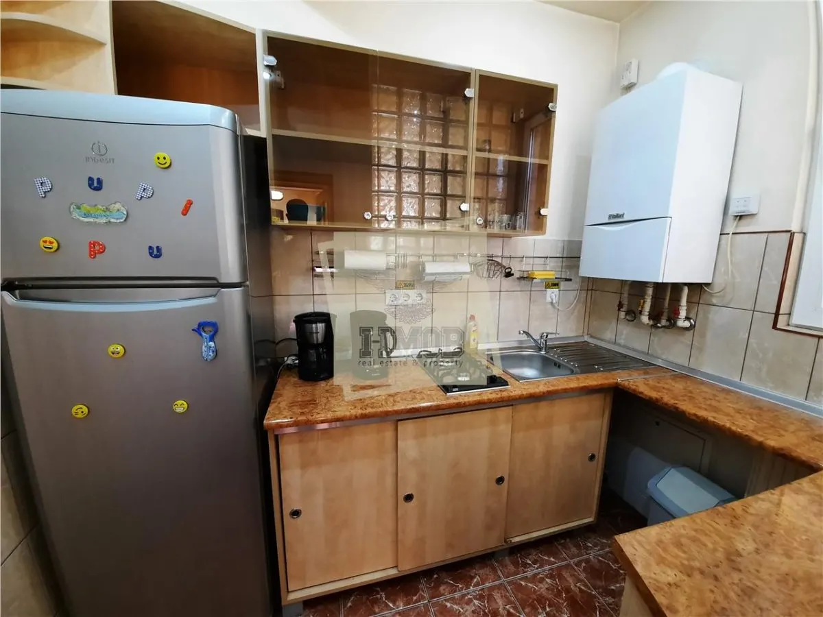 Spatiu birouri 5 camere 2 bai in zona centrala - foto 7