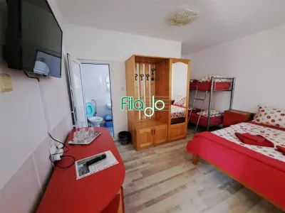 Vila P+1 individuala si teren, 6 camere, 10 min plaja 2 Mai, Sat 2 Mai, Constanta - foto 3