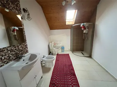 Casa  260 mpu 7 camere 5 bai filigorie teren 500 mp Selimbar - foto 20