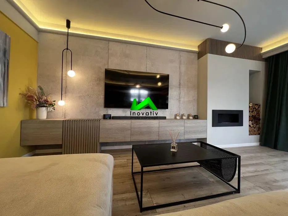 Casa LUX de vanzare 5 camere Sibiu Selimbar Triajului - foto 1