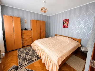 Vanzare apartament 3 camere - Podu Ros - bulevard etaj 2 - Iasi