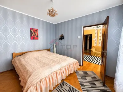 Vanzare apartament 3 camere - Podu Ros - bulevard etaj 2 - foto 2