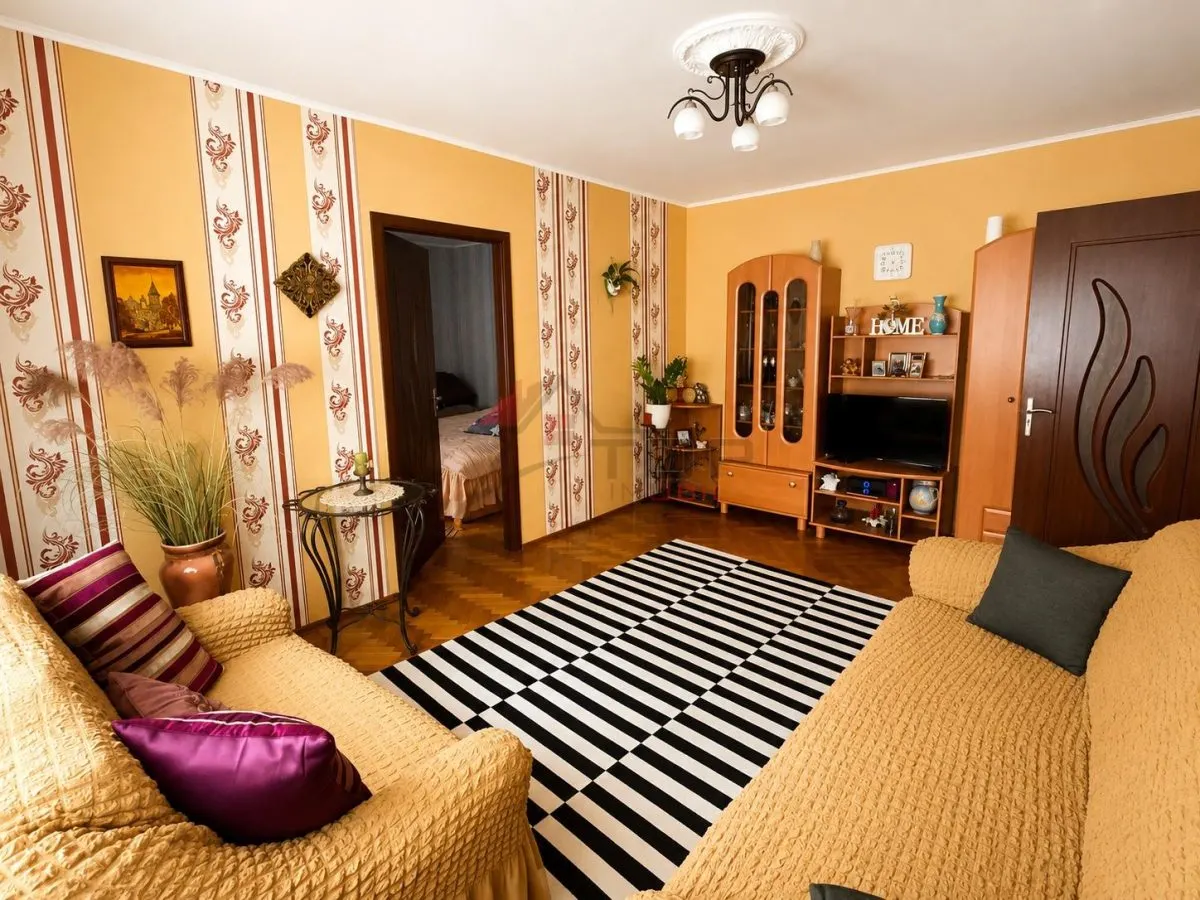 Vanzare apartament 3 camere - Podu Ros - bulevard etaj 2 - foto 3