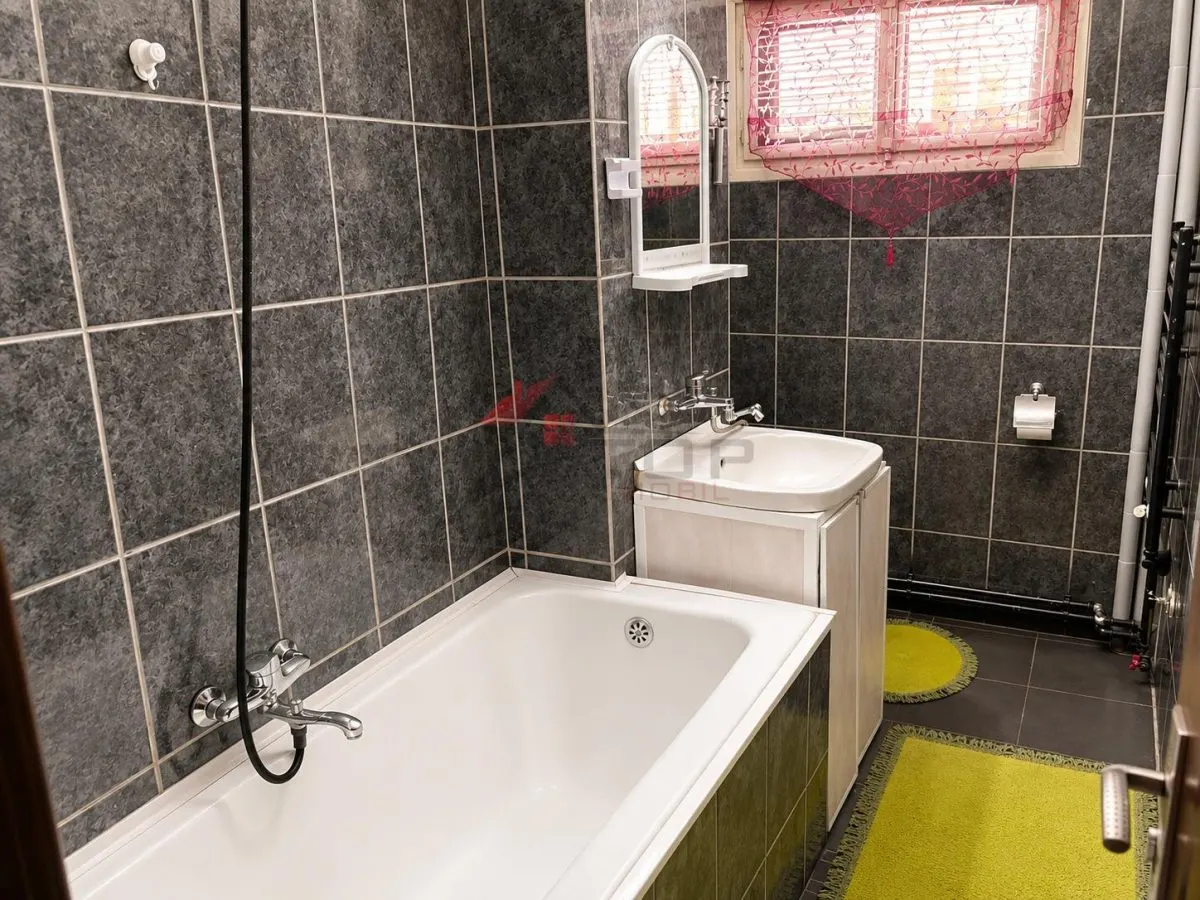 Vanzare apartament 3 camere - Podu Ros - bulevard etaj 2 - foto 7
