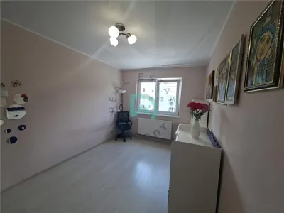 Apartament 2 camere Florilor, comision 0, etaj intermediar, loc de parcare - foto 16