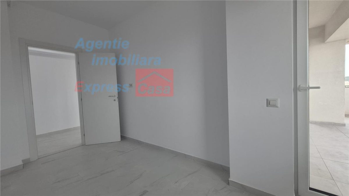 Revanzare, fara TVA: Apartament 3 camere, bloc nou, zona semicentrala - foto 12