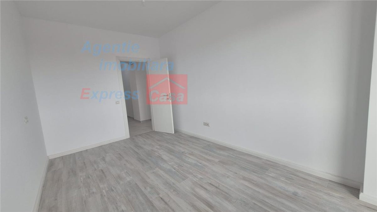 Revanzare, fara TVA: Apartament 3 camere, bloc nou, zona semicentrala - foto 16