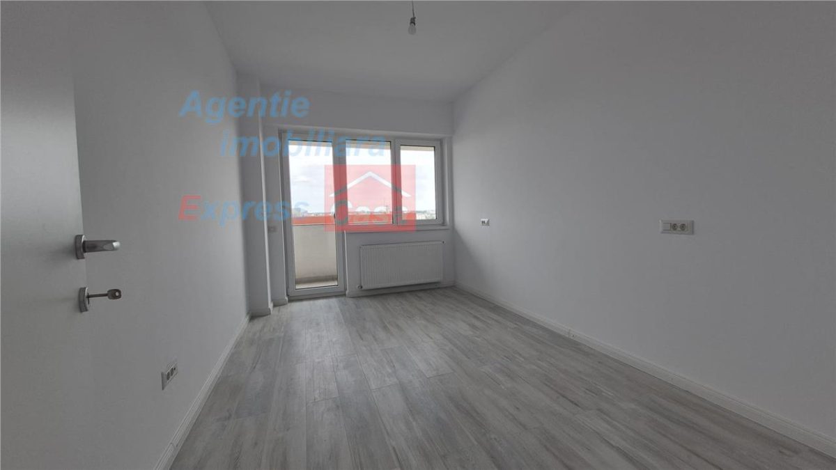 Revanzare, fara TVA: Apartament 3 camere, bloc nou, zona semicentrala - foto 17