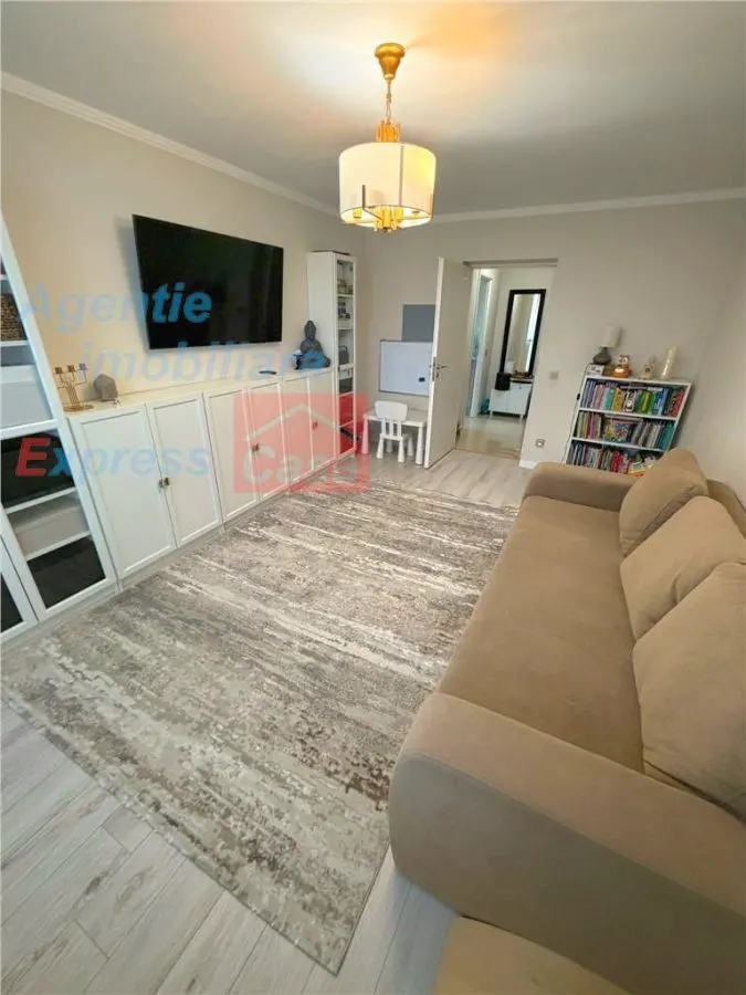 Revanzare, fara TVA: Apartament 3 camere, bloc nou, zona semicentrala - foto 4