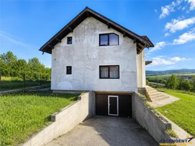 Casa noua Persani, 2022, panorama, design elegant, echipata, 1.532 mp teren - foto 11