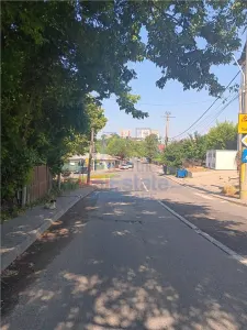 Tatarasi langa Kaufland TEREN 554mp si CASA batraneasca cu toate utilitatile - Iasi