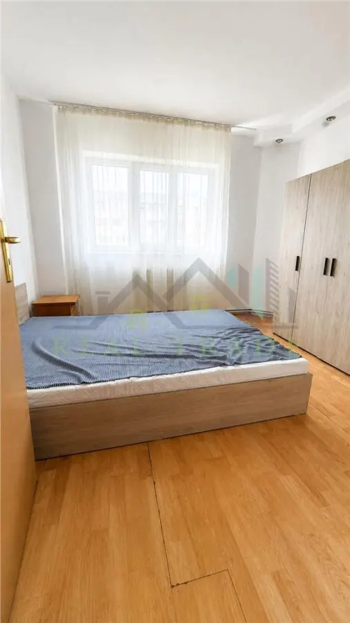 Apartament 2 camere decomandat, etaj intermediar Centrul Civic- str. Toamnei - foto 2