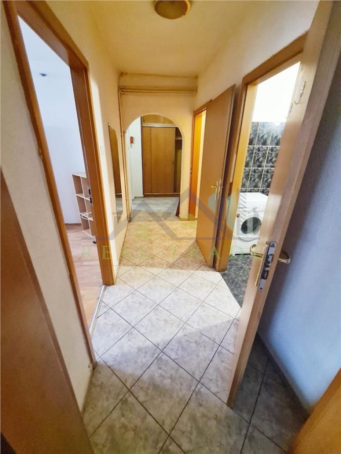 Apartament 2 camere decomandat, etaj intermediar Centrul Civic- str. Toamnei - foto 13