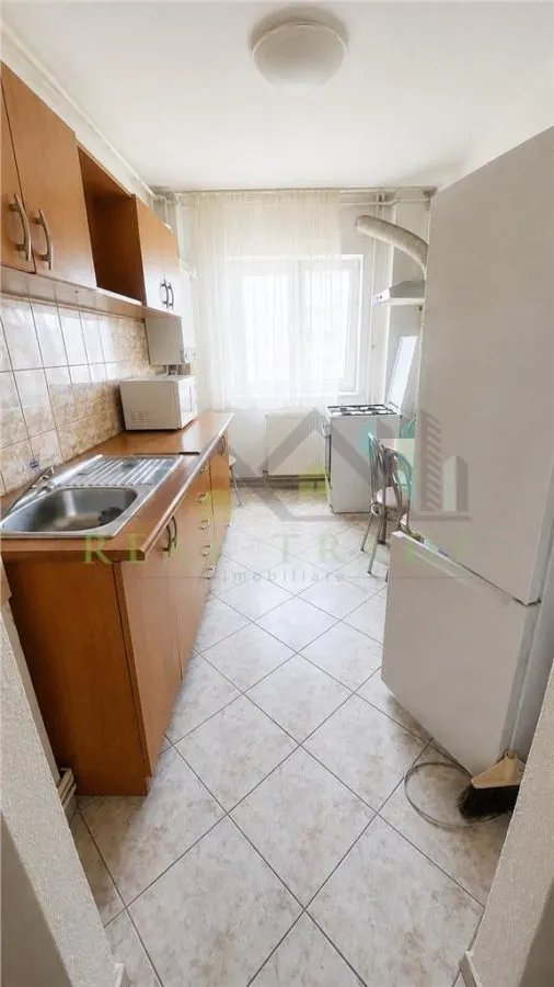 Apartament 2 camere decomandat, etaj intermediar Centrul Civic- str. Toamnei - foto 3