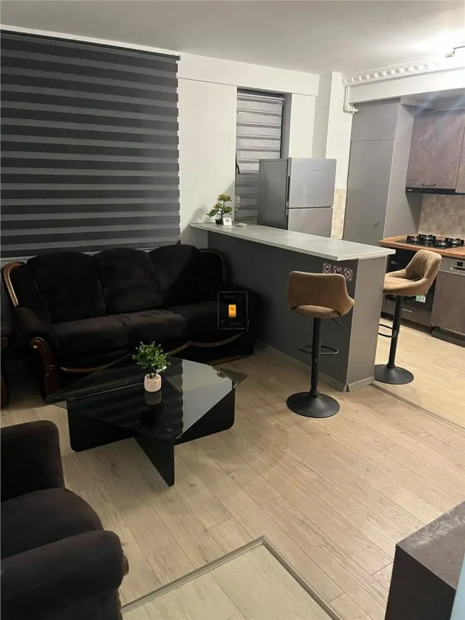 Inchiriere apartament  3 camere zona  Republicii - foto 5