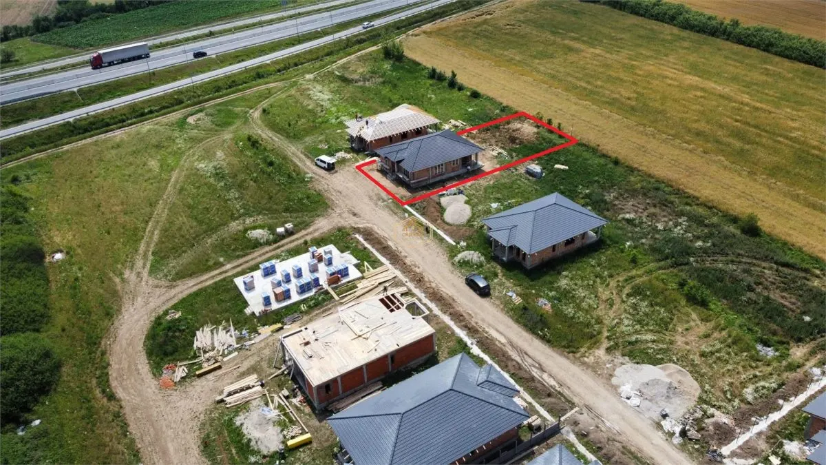 Casa Noua cu 4 camere si 3 bai - 136 mÂ² | Teren 670 mÂ² - foto 1