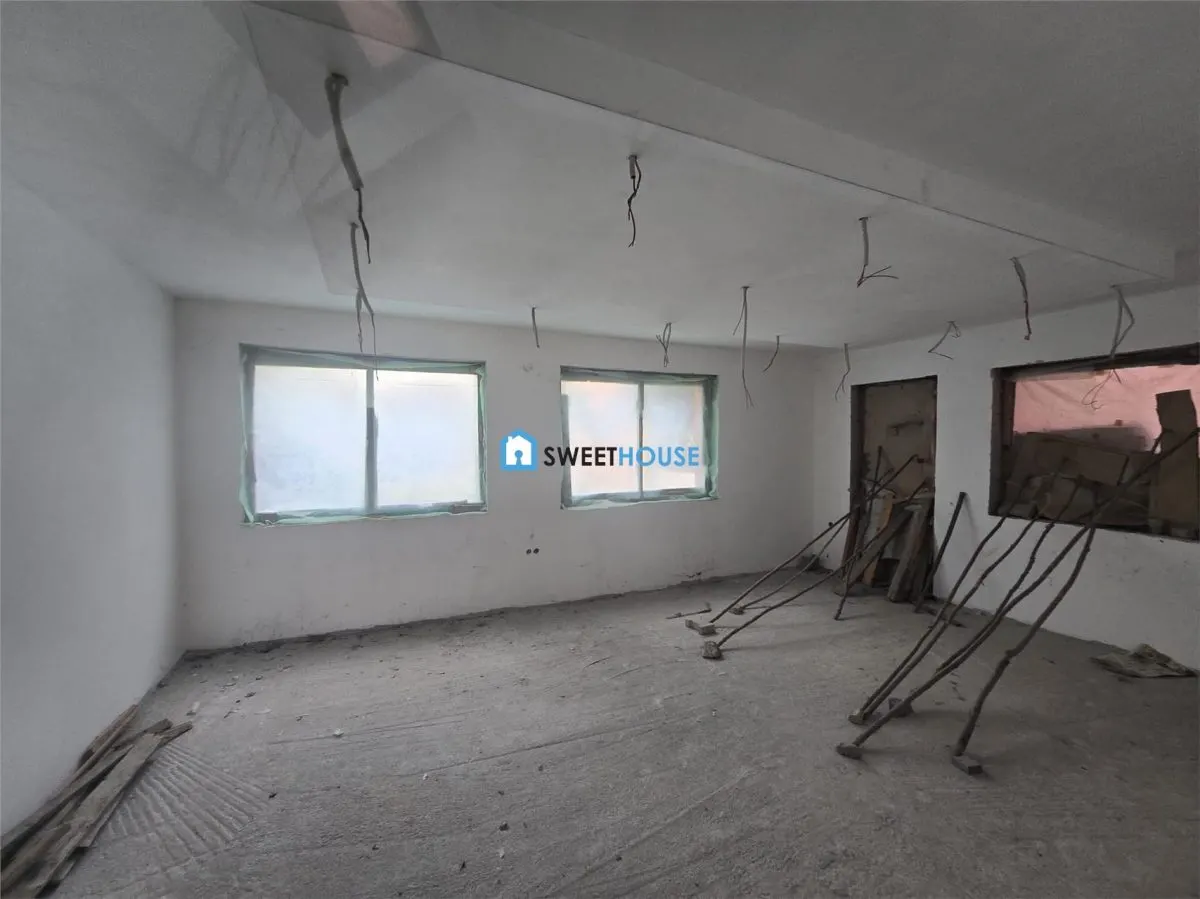 Oportunitate de investitie  2 case  in aceeasi curte Fagaras Zona Centrala - foto 11