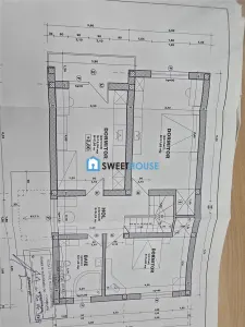 Oportunitate de investitie  2 case  in aceeasi curte Fagaras Zona Centrala - foto 12