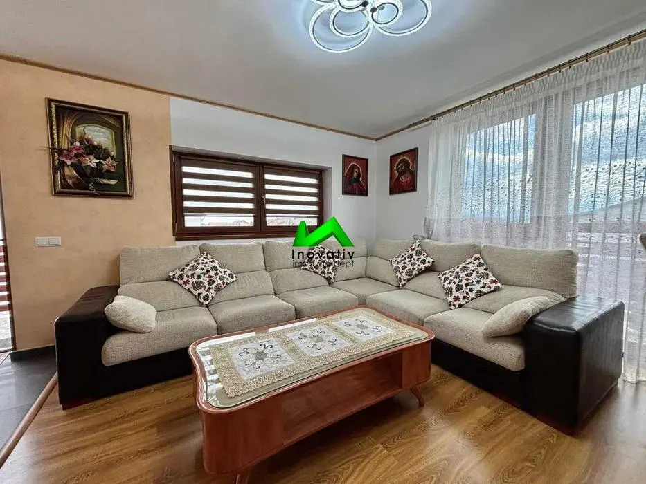 Casa de vanzare 5 camere 3 bai teren Cartierul Arhitectilor - foto 1