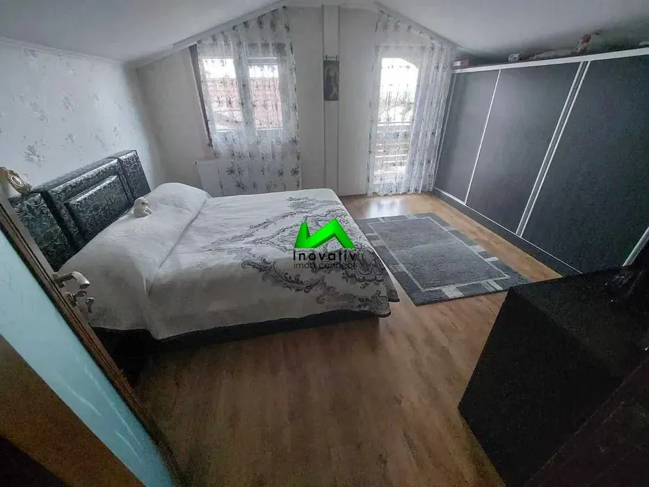 Casa de vanzare 5 camere 3 bai teren Cartierul Arhitectilor - foto 3