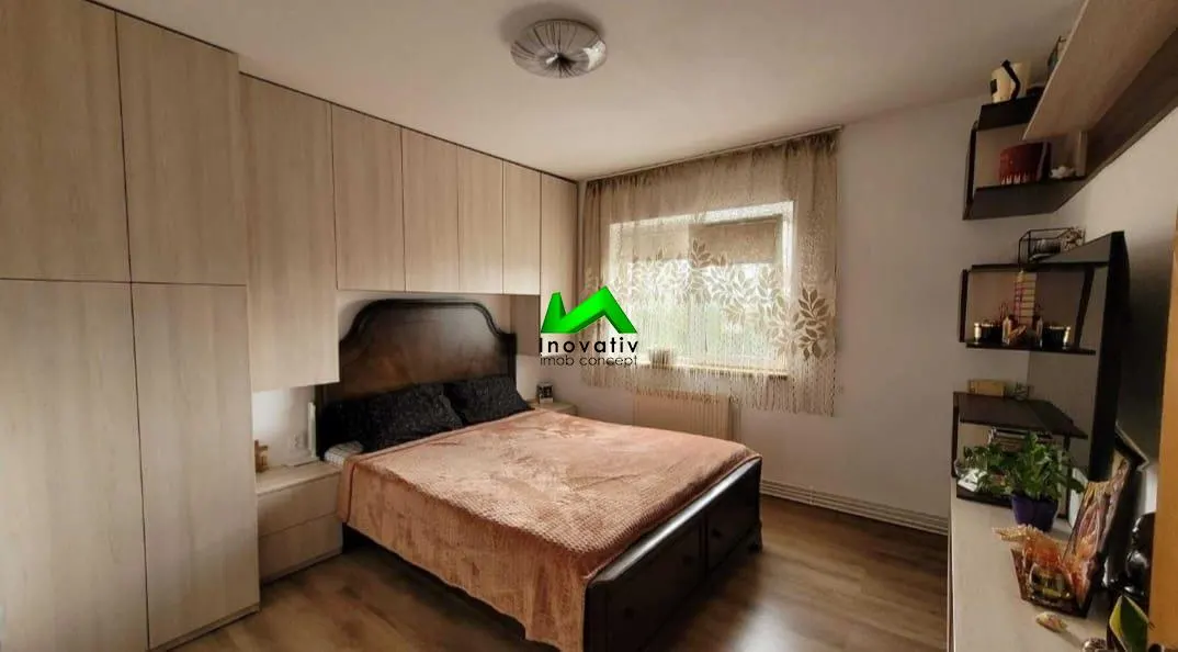 Apartament de vanzare 3 camere Sibiu Vasile Aaron - foto 1