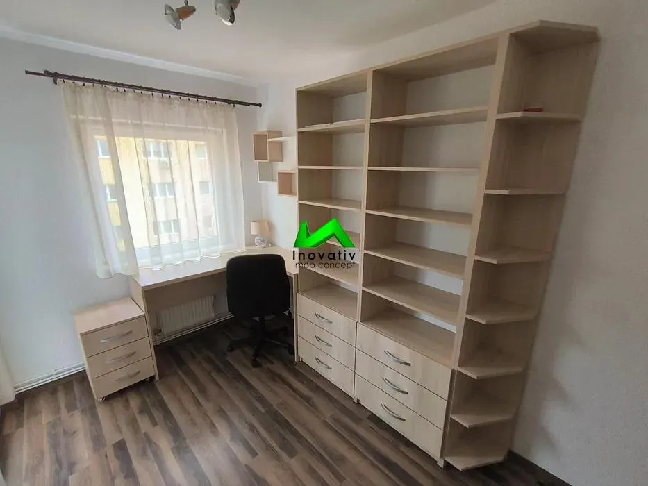 Apartament 4 camere decomandat Sibiu Vasile Aaron - foto 3