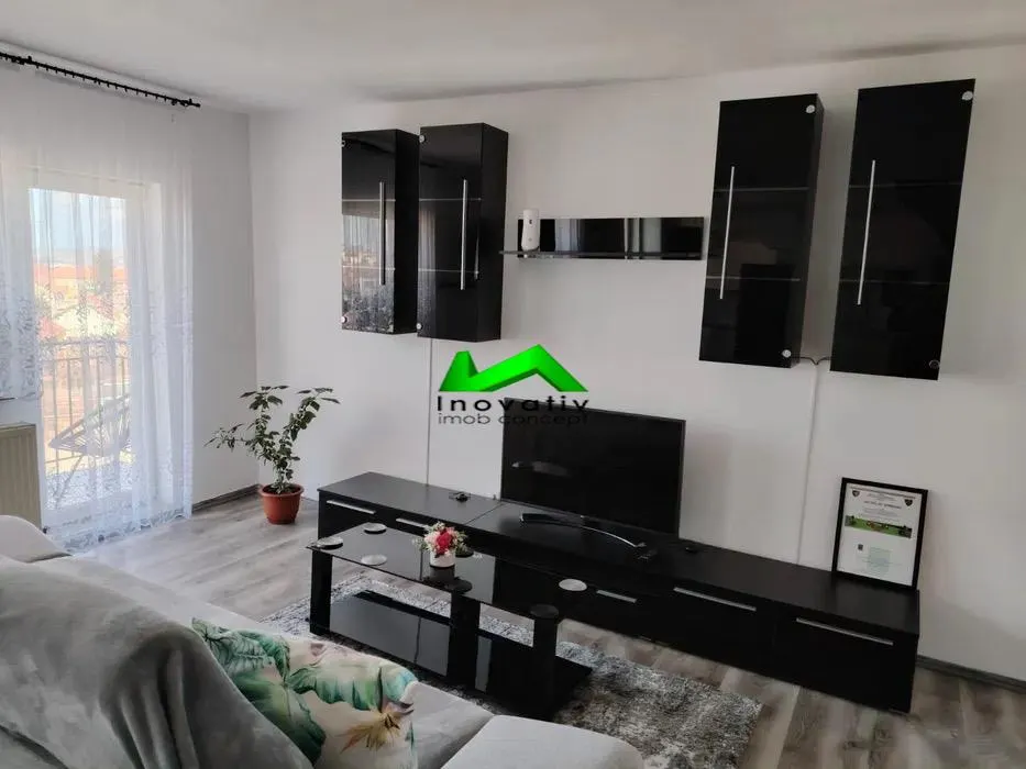 Apartament 3 camere de inchiriat balcon Sibiu Vasile Aaron - foto 3