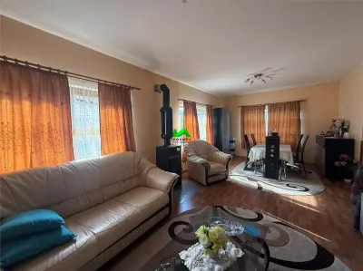 Casa de vanzare 4 camere garaj teren Micesti Alba - foto 2