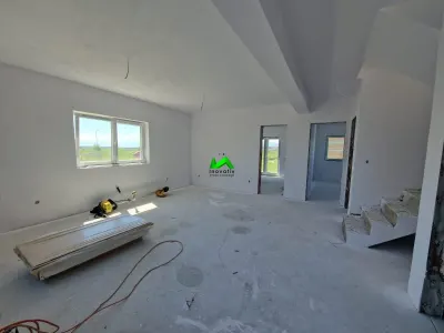 Casa de vanzare 4 camere Sibiu Sura Mica - foto 2