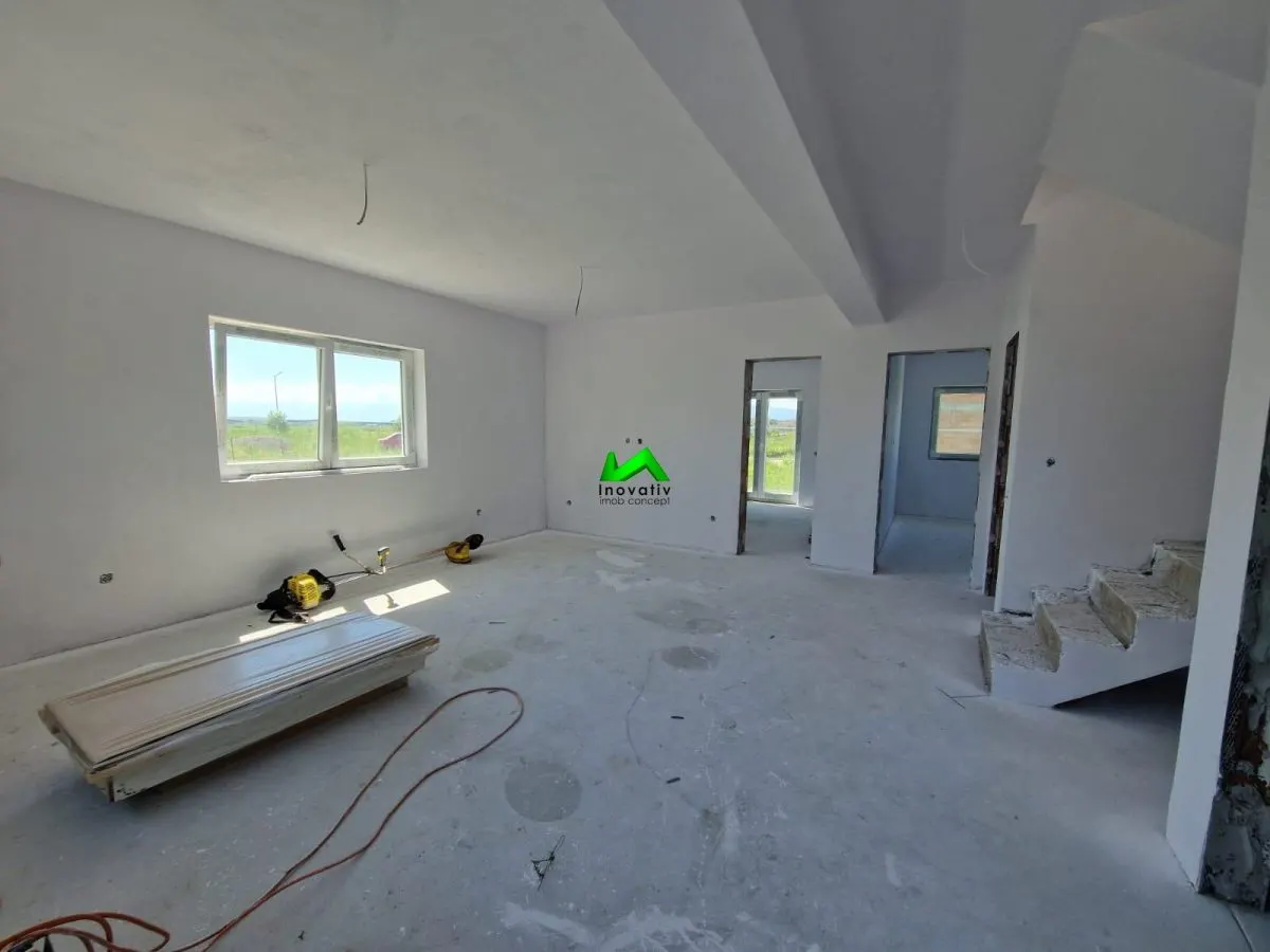Casa de vanzare 4 camere Sibiu Sura Mica - foto 2