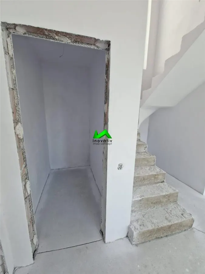 Casa de vanzare 4 camere Sibiu Sura Mica - foto 3