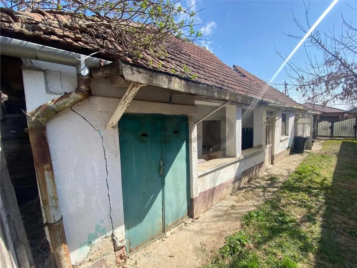 RECO teren cu casa demolabila in Marghita - foto 1