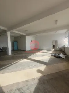 Spatiu Comercial, Etaj 1, 300 mp - Agigea Zona Centrala, Foarte Vizibil și Bine Pozitionat, - Agigea