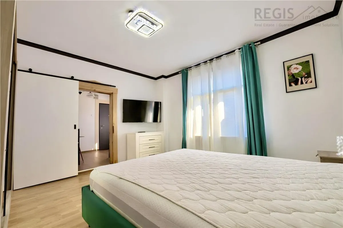 Garsoniera langa str Sforii si Piata Sfatului pet friendly - foto 2