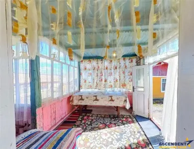Tur 3D! Casa traditionala+ domeniu de 4.300 mp,livada,anexe:refugiu apreciabil Craiesti, la 28 km de Targu Mures - foto 2